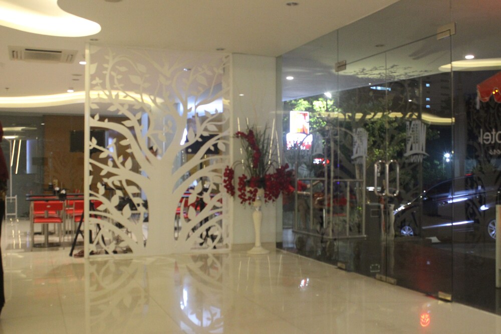 The win hotel — Surabaya — photo 5