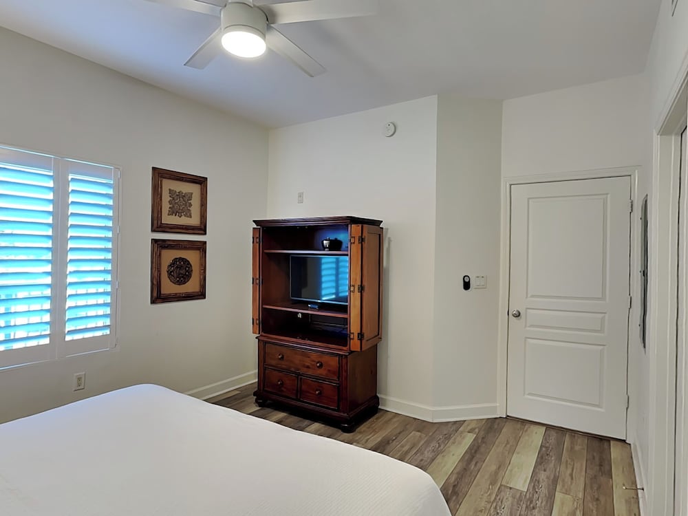 Beach Resort 305 1058526 1 Br condo by RedAwning - photo 8