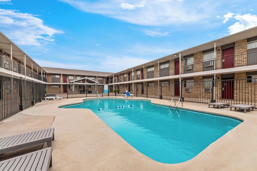 Red Roof Inn Del Rio - photo 28