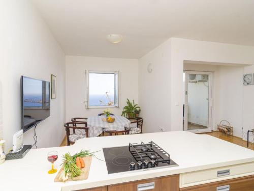 Two Bedroom Apartment with Terrace and Sea View