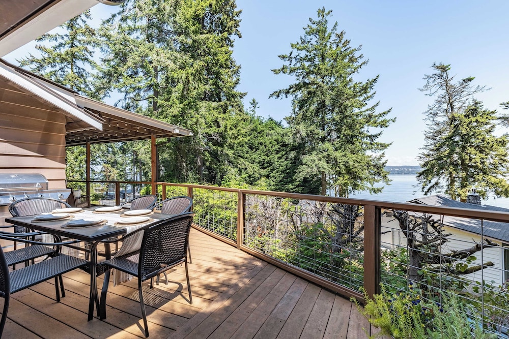 Eagles Watch by AvantStay Large Deck w Views - photo 30
