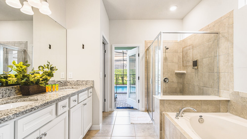 7BR Solterra Resort Newly Renovated Home w Pool - photo 20