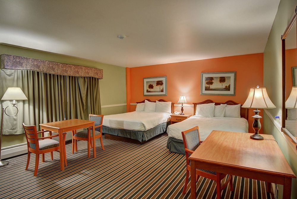 Colonial Motel And Spa - photo 8