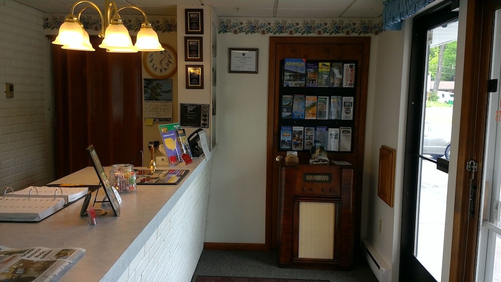 Brentwood Motor Inn - photo 2