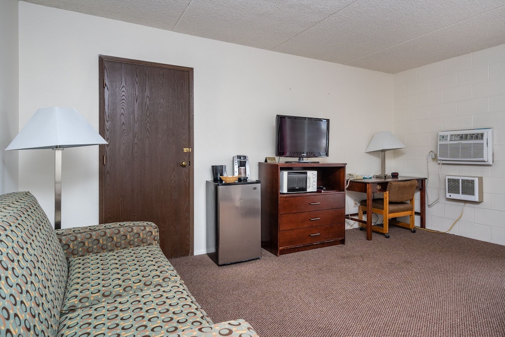 M&M Motel - photo 23