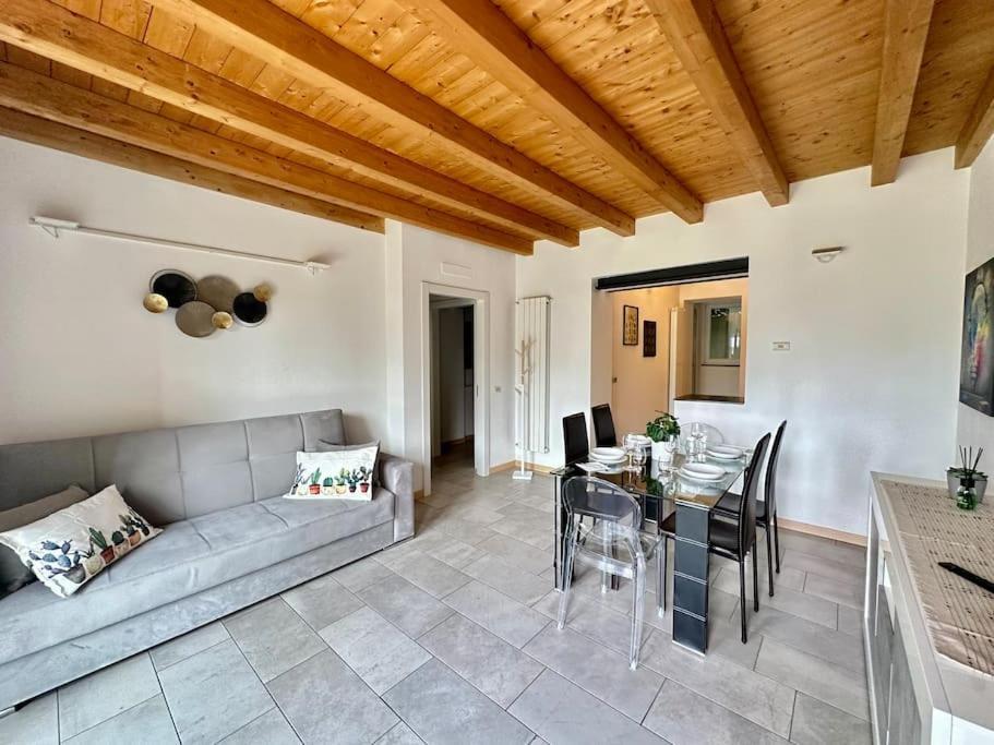 Near Train Station Luxury house 5 beds — 4-Star Luxury Hotel in Bergamo, Italy