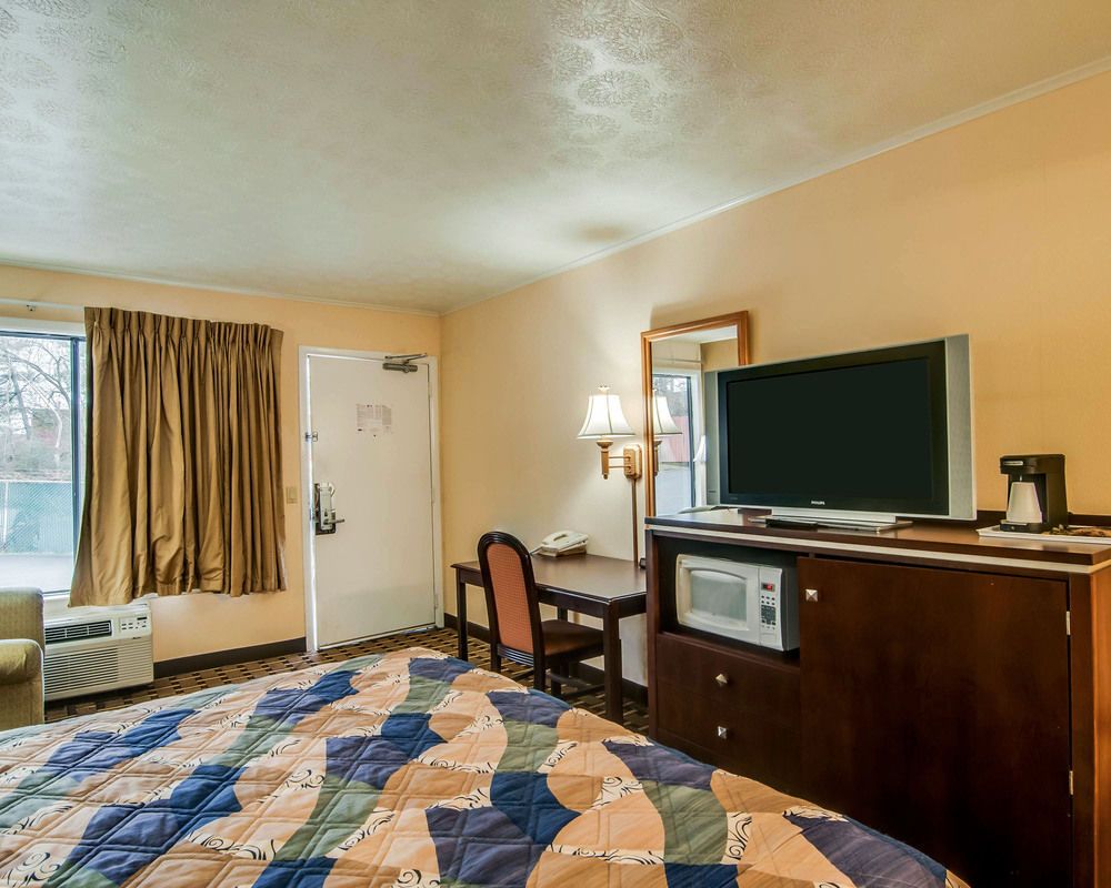 Rodeway Inn Civic Center - photo 7