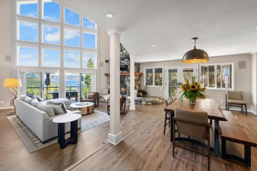 Luxury Tahoe Vacation Rental with HotTub & Lake Views — 4-Star Luxury Hotel in Tahoe Vista, United States