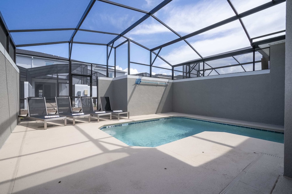 WonderFul 4Bd w Pool Close to Disney at StoreyLake 2669 - photo 40
