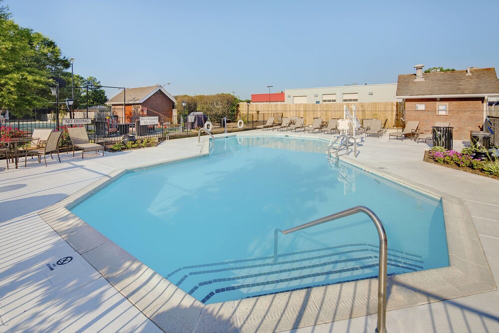 Residence Inn by Marriott Richmond West End - photo 11