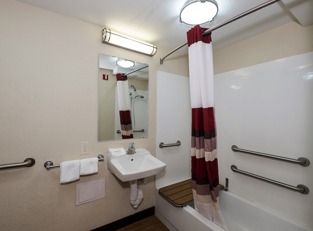 Red Roof Inn Columbus East Reynoldsburg - photo 22