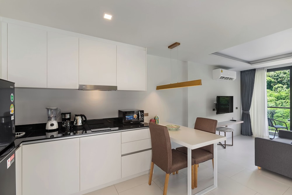 Utopia Karon — 4-Star Luxury Hotel in Phuket, Thailand