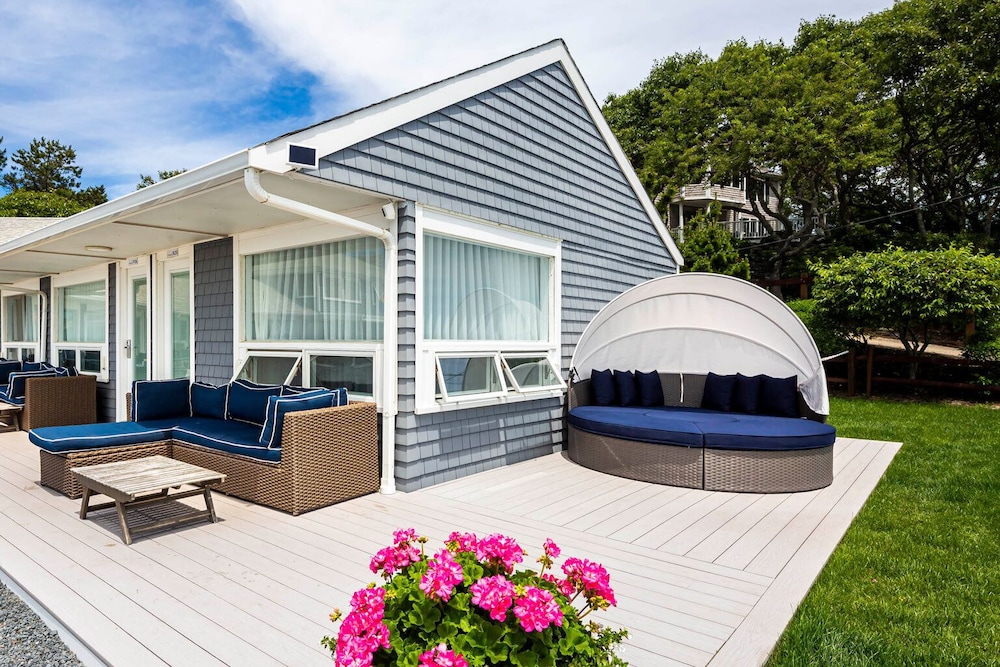 Breakwater Hotel - photo 18