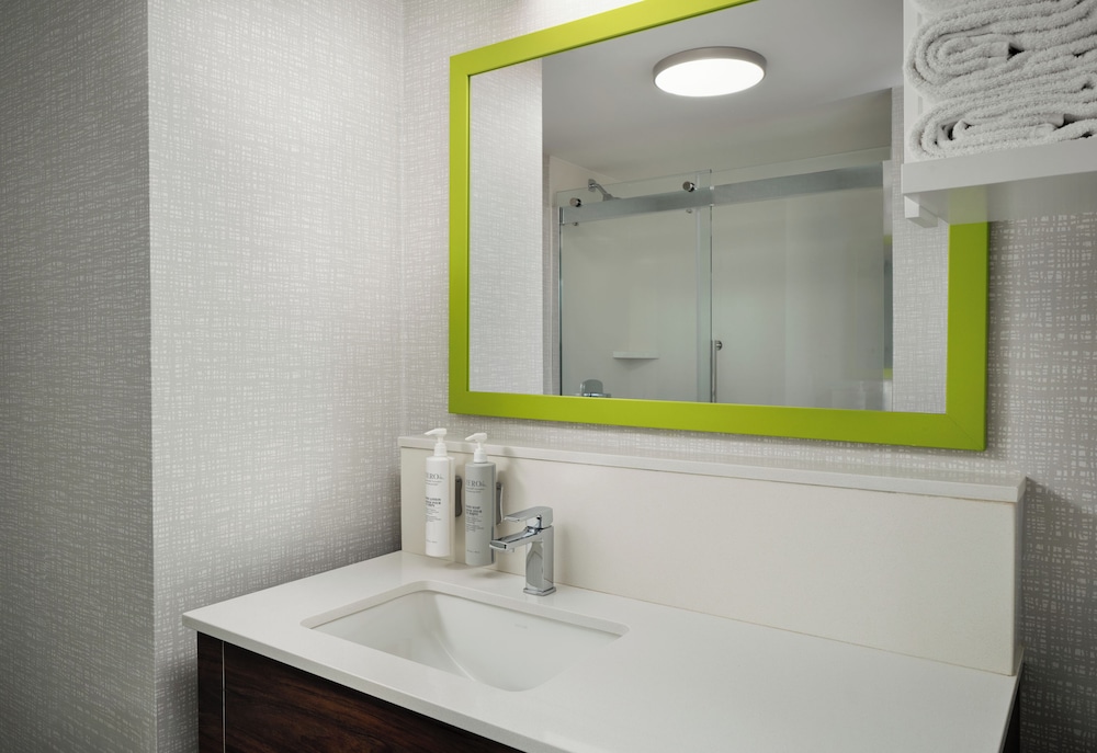 Hampton Inn San Diego Del Mar - photo 13