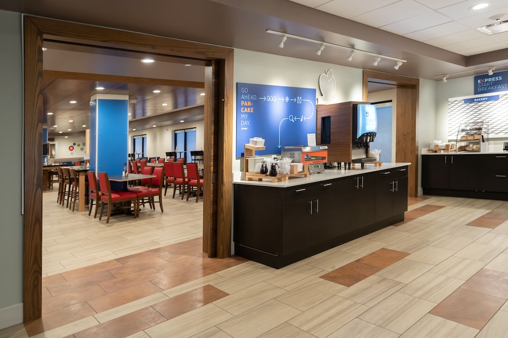 Holiday Inn Express Boston by IHG - photo 59