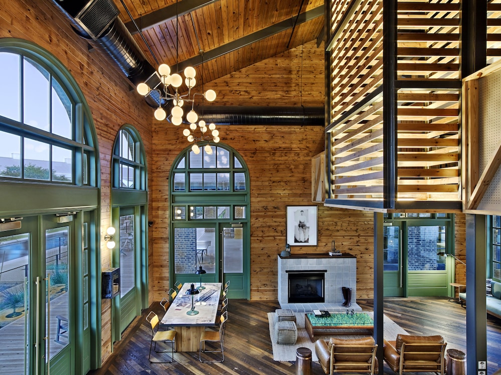 Cavalry Court by Valencia Hotel Collection - photo 3