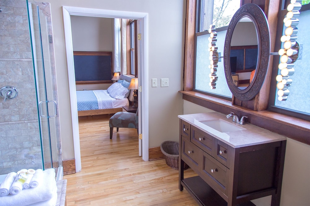 School 31 Lofts at Colors Studios - photo 145