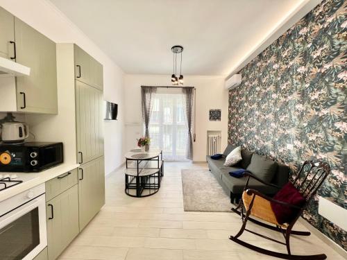 Stylish Apartment near Trastevere — 4-Star Luxury Hotel in Rome, Italy