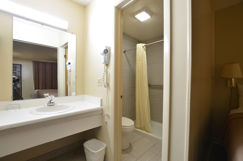 Travelowe's Motel - photo 19