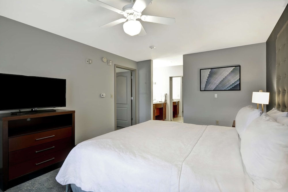 Homewood Suites by Hilton Palm Desert - photo 23