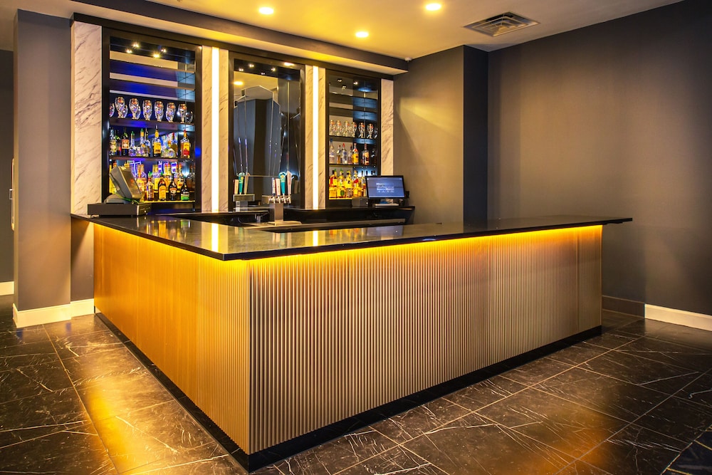 Hampton Inn Deadwood at Tin Lizzie Gaming Resort - photo 40