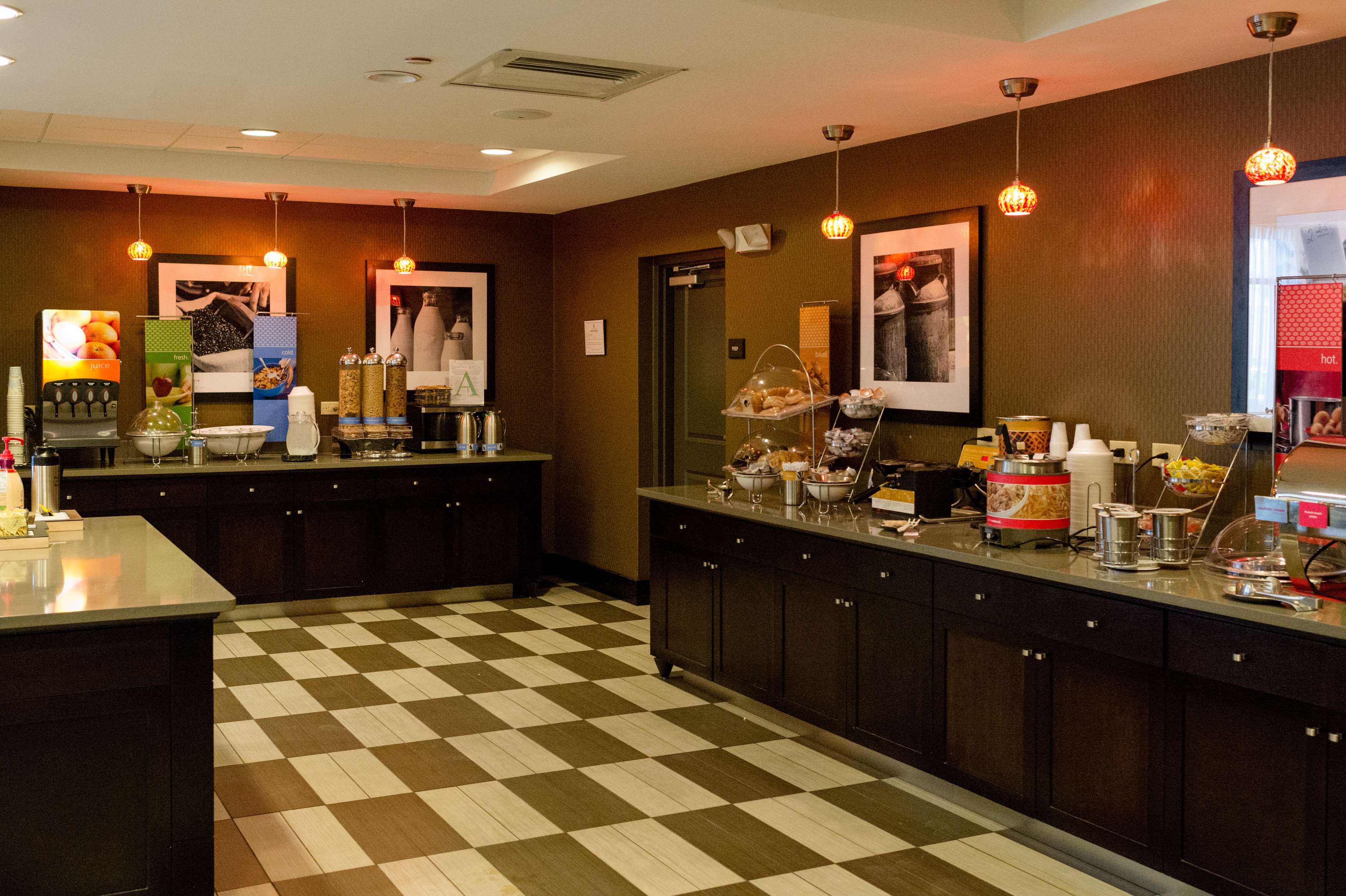 Hampton Inn Oxford Conference Center - photo 17