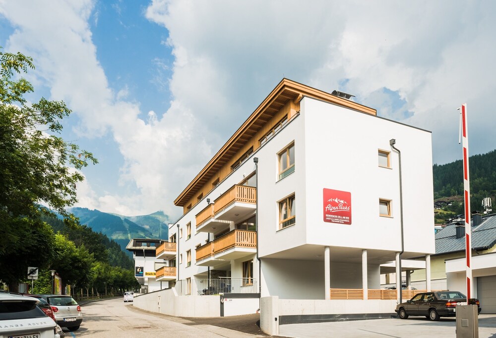 AlpenParks Residence Zell am See — 4-Star Luxury Hotel in Zell Am See, Austria