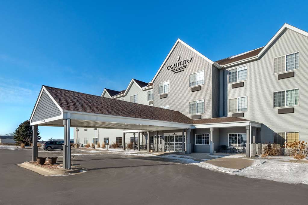 Country Inn & Suites by Radisson Watertown SD - photo 2