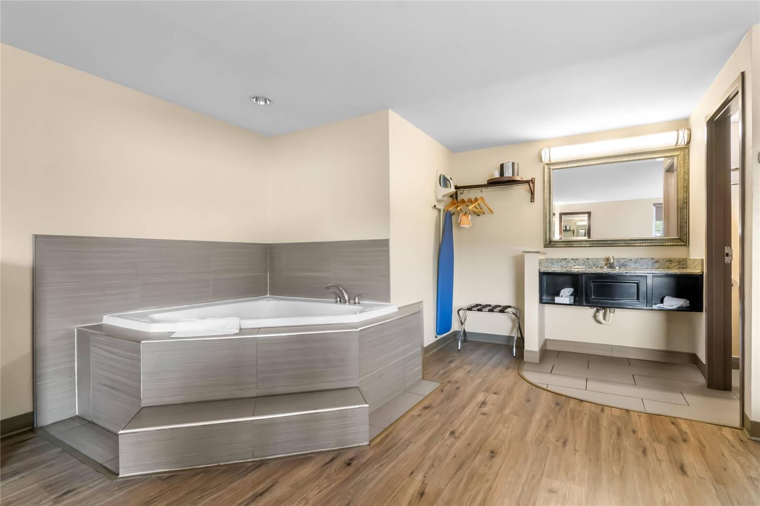 Quality Inn Waterbury East - photo 42