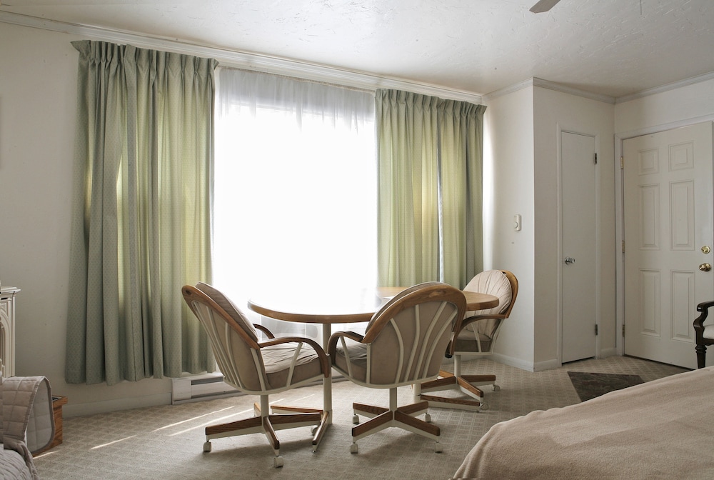 Peninsula Park View Resort - photo 26