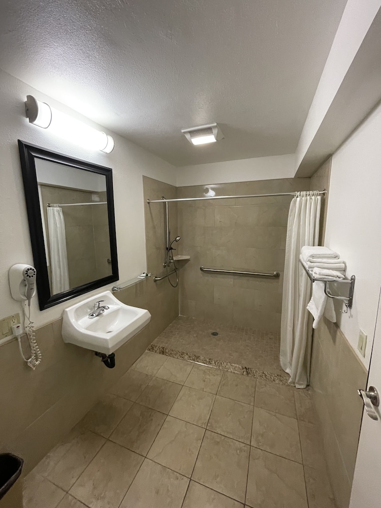 Chino Motel - photo 27