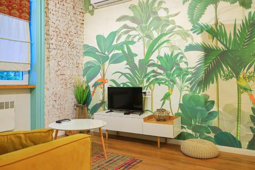 Unique and Beautiful 1BR Apt in Historic Tbilisi by Wehost