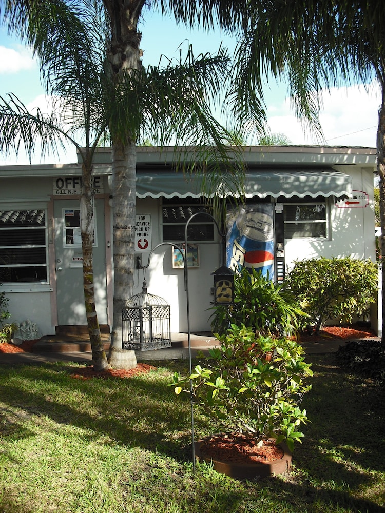 Richard's Motel Extended Stay - photo 112