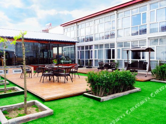 Nanshan Hotel — Zhangbei