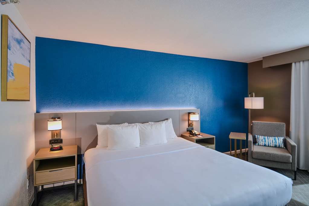 Comfort Inn & Suites Moreno Valley near March Air Reserve Base - photo 11