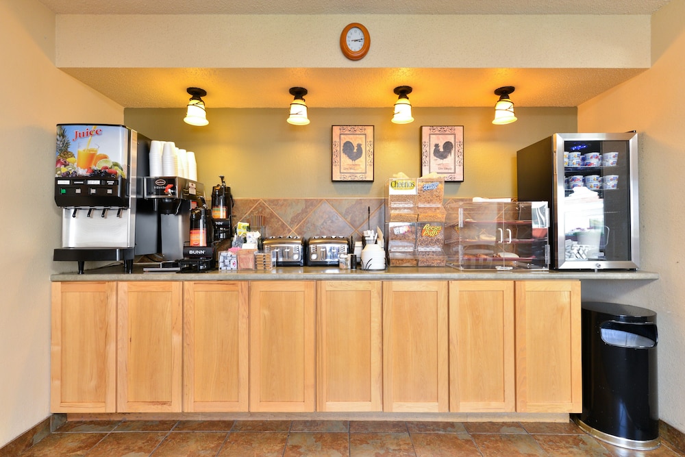 Super 8 by Wyndham Rapid City - photo 26