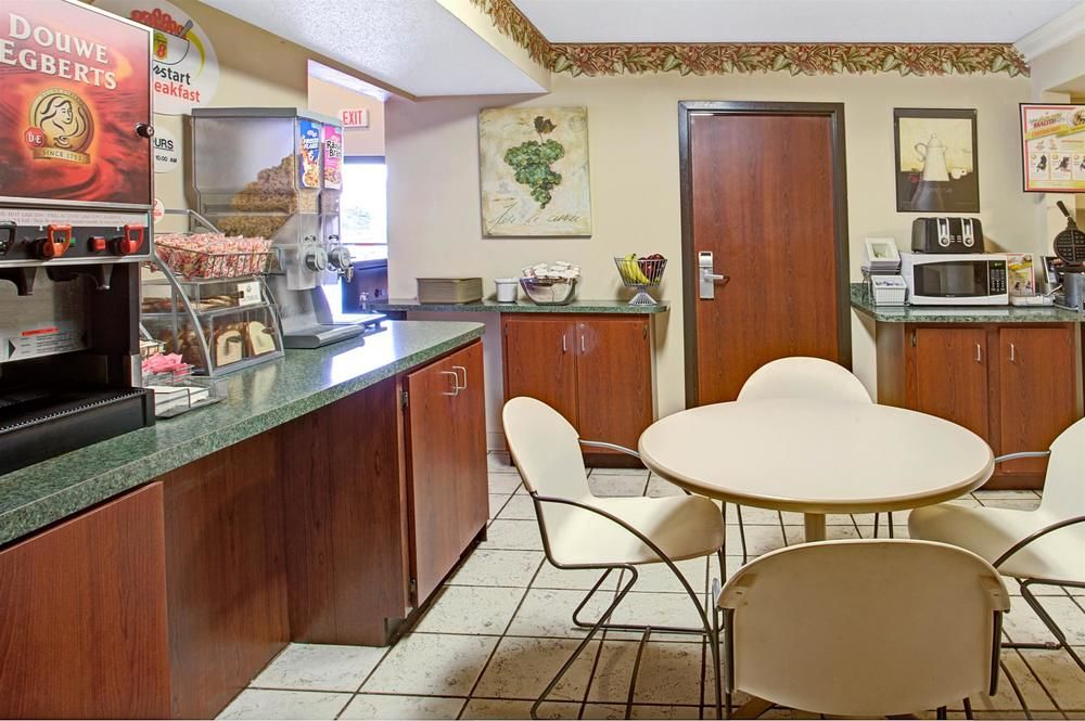 Super 8 Wentzville - photo 10