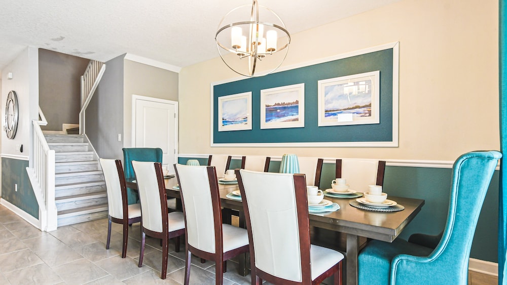 Elegant Home With Resort Amenities Gameroom - photo 13