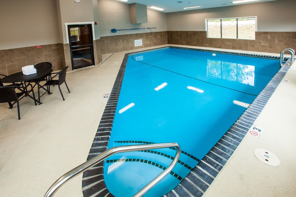 Heartland Inn - photo 10