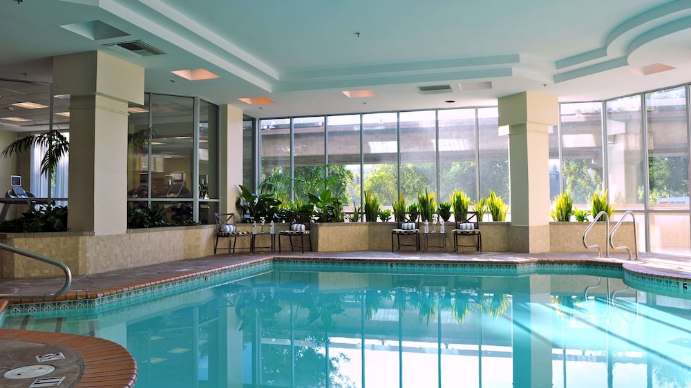 Embassy Suites by Hilton Walnut Creek - photo 30