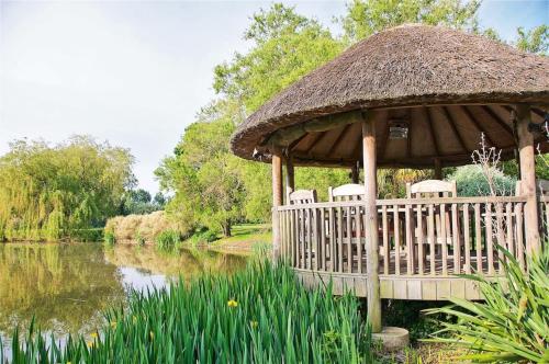 Northlands Farm Old Farm Cottage — 4-Star Luxury Hotel in Chichester, United Kingdom