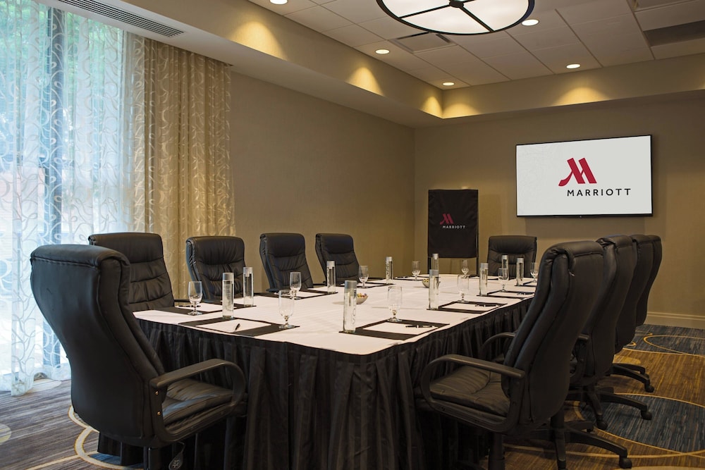 Baltimore Marriott Inner Harbor at Camden Yards - photo 36