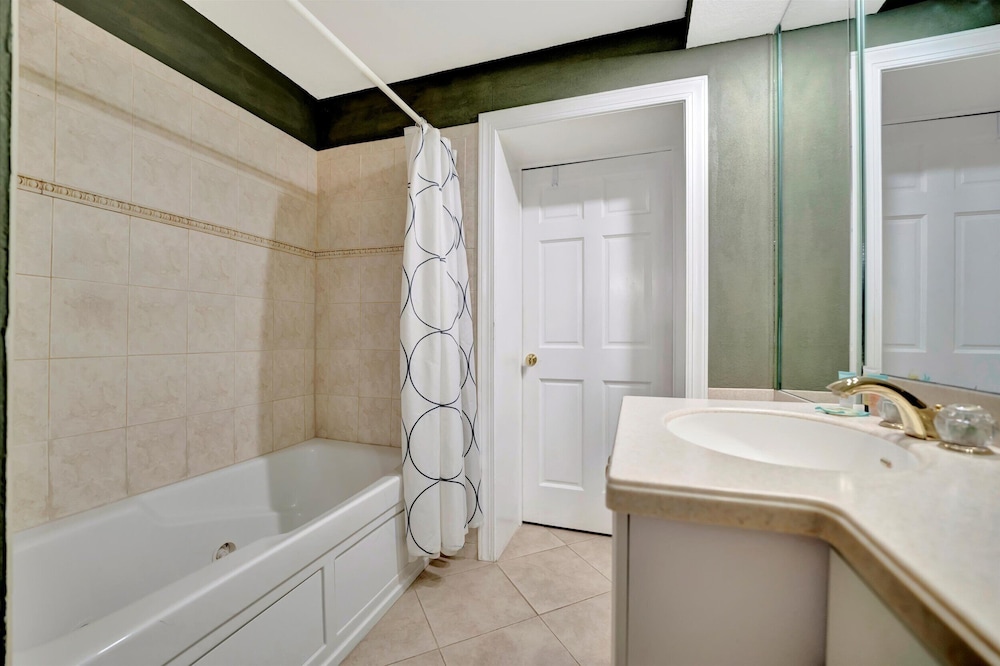 Stones Throw Beachfront Luxury Suites - photo 69