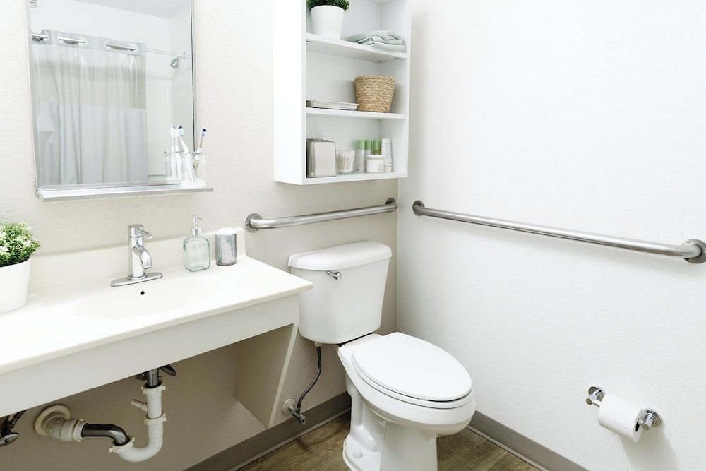 InTown Suites Extended Stay Select Denver Aurora South - photo 18