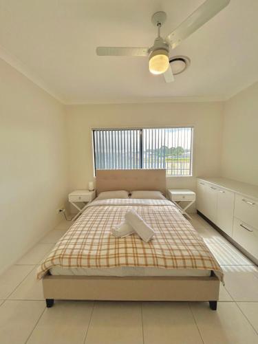 7 Bedrooms 20 Mins to City 25 Acres of Green Space