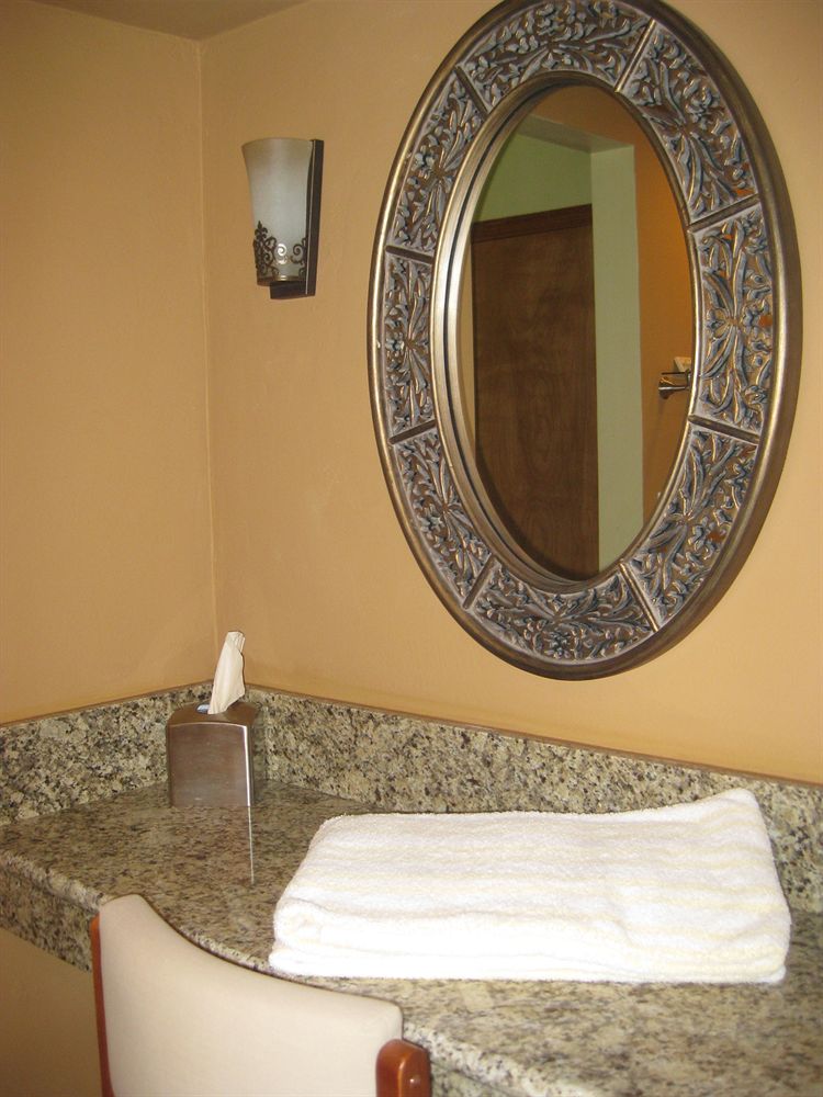 Hollywood Beach Golf Resort - photo 7
