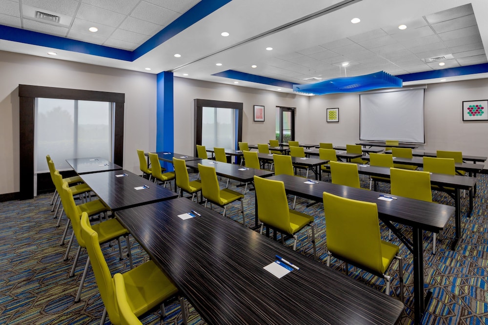 Holiday Inn Express & Suites Lake Placid by IHG - photo 56
