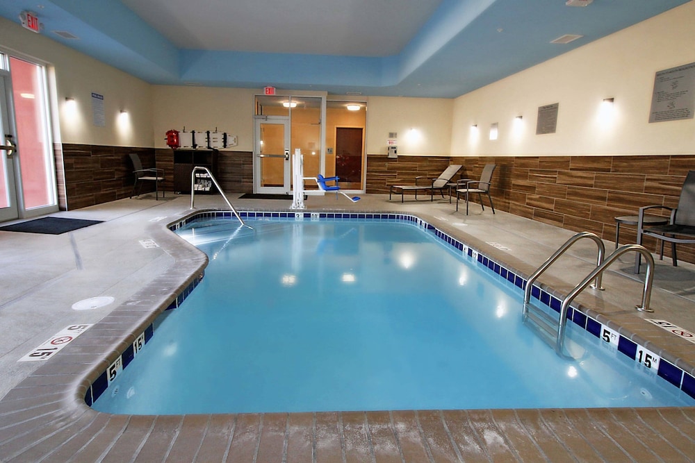 Fairfield Inn & Suites by Marriott London - photo 25