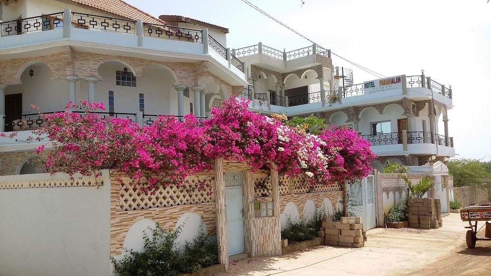 Paradialaw in Dakar, Senegal