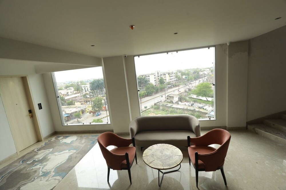 Hotel Red Diamond — Bilaspur — photo 2